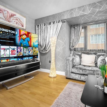 Luxury 1 Bed Flat With Parking 11K - Top Rated - Netflix - Wifi - 70 Inch Smart Tv - Birmingham City Centre - Tv In Bedroom - Top Rated エクステリア 写真