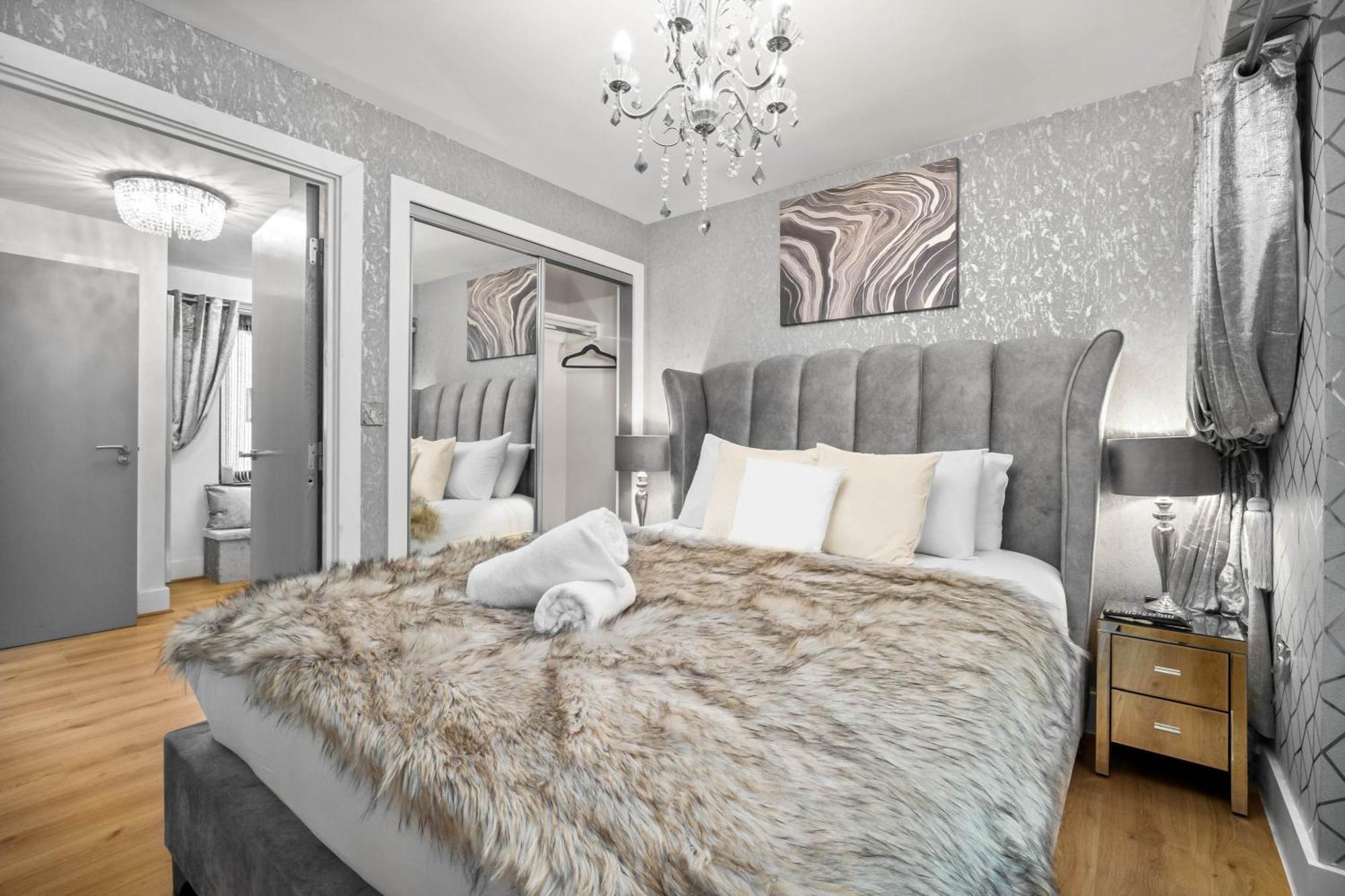 Luxury 1 Bed Flat With Parking 11K - Top Rated - Netflix - Wifi - 70 Inch Smart Tv - Birmingham City Centre - Tv In Bedroom - Top Rated エクステリア 写真